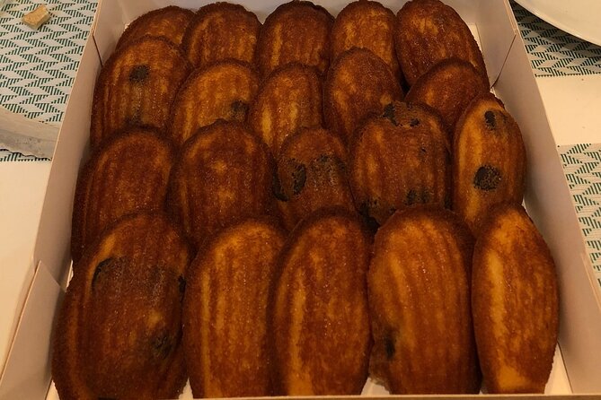 2-Hour Foodie Tour with 10 Tastings in Aix-en-Provence - A guide who shapes the experience
