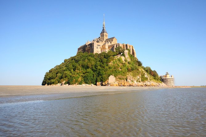 3 Days Trip to Normandy, Loire and Mont Saint Michel from Paris - Hotels, meals, and what to pack