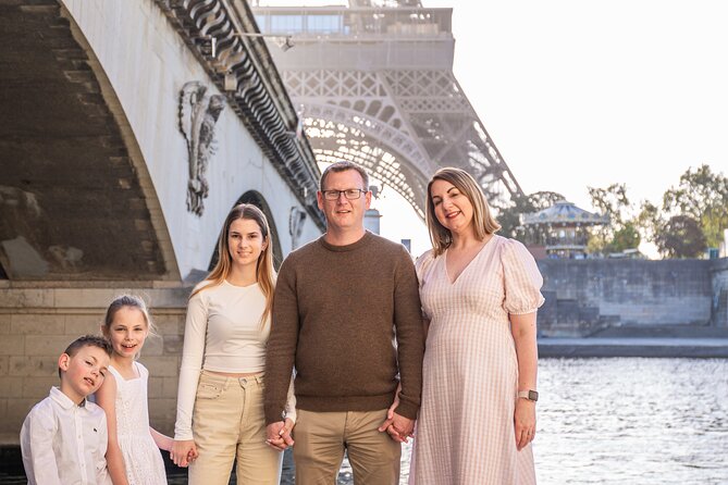 30 min photosession in Paris, all photos sent and edited - Nina’s approach to posing and comfort