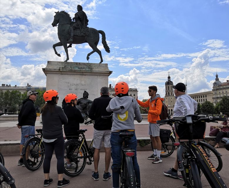 4h Complete Lyon Experience - E-Bike, Tasting & Walk - Walking through UNESCO-listed Vieux Lyon