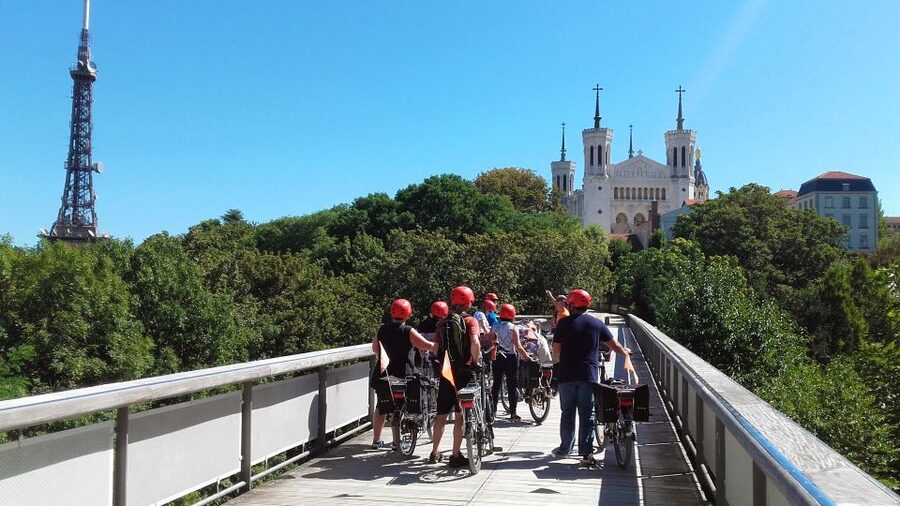 4h Complete Lyon Experience - E-Bike, Tasting & Walk - Two hours by Bosch electric bike