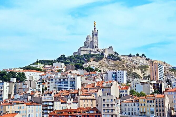 5-Hour Private Sightseeing Tour of the Provence from Marseille in Luxury Car - The optional vineyard and Chateau La Coste idea