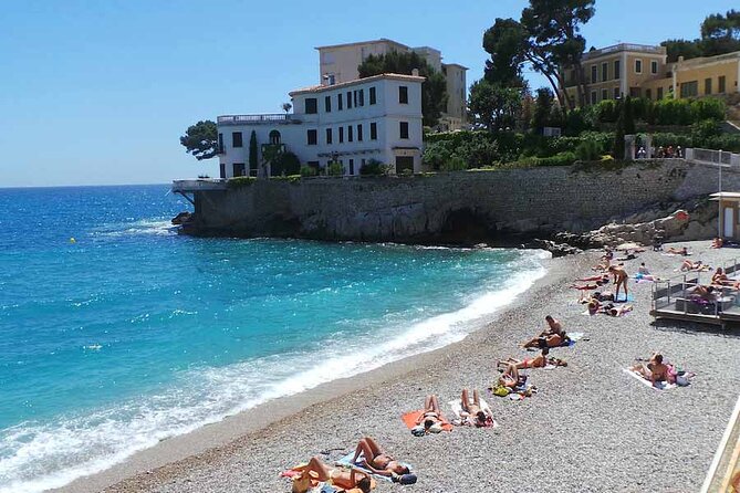 5-Hour Private Sightseeing Tour of the Provence from Marseille in Luxury Car - The Mercedes vehicle and small-group comfort