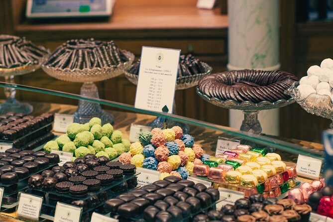 A Morning in Paris Food Tour: Croissants, Baguettes & Chocolate - A pastry-filled start near Palais Royal
