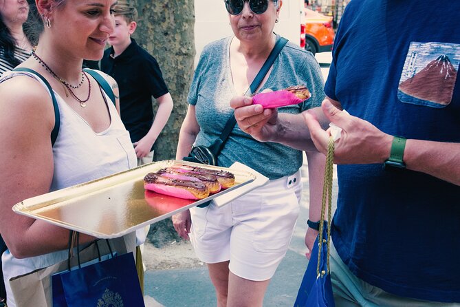 A Morning in Paris Food Tour: Croissants, Baguettes & Chocolate - PLAQ finishes the route with hot chocolate