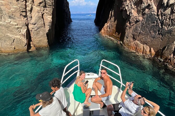 Afternoon in Scandola and creeks of Piana with stop in Girolata - Forty minutes in the boat-only village of Girolata