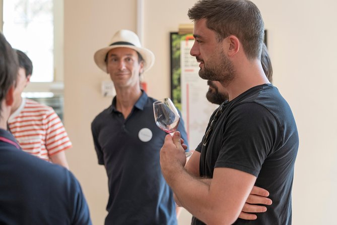 Afternoon Wine Tour to Chateauneuf du Pape from Avignon - What makes Châteauneuf-du-Pape different