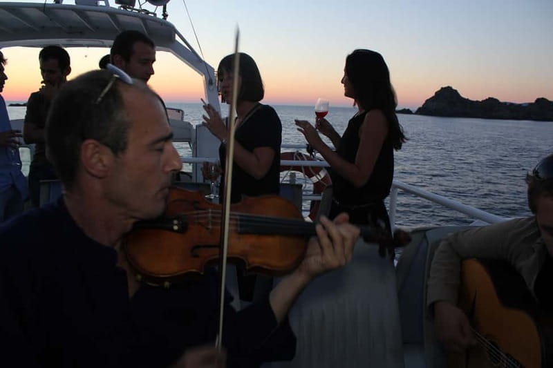 Ajaccio/Porticcio: Sanguinaires Sunset Cruise & Wine Tasting - Reaching the Sanguinaires Islands at sunset