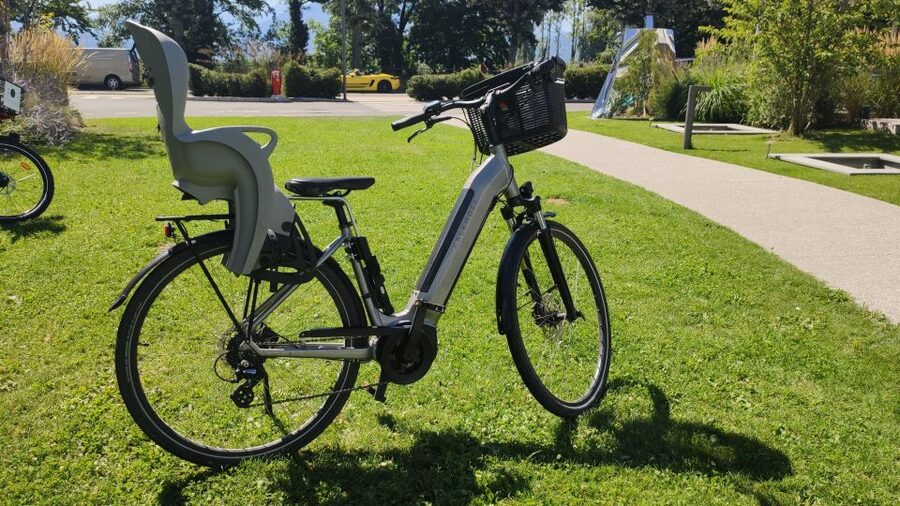 Annecy-le-Vieux, France: Electric and Classic Bike Rentals - Is $37 good value for one day?