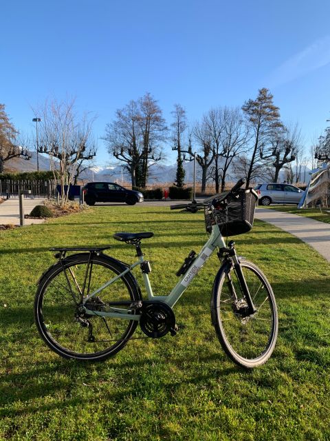 Annecy-le-Vieux, France: Electric and Classic Bike Rentals - Should you book it?