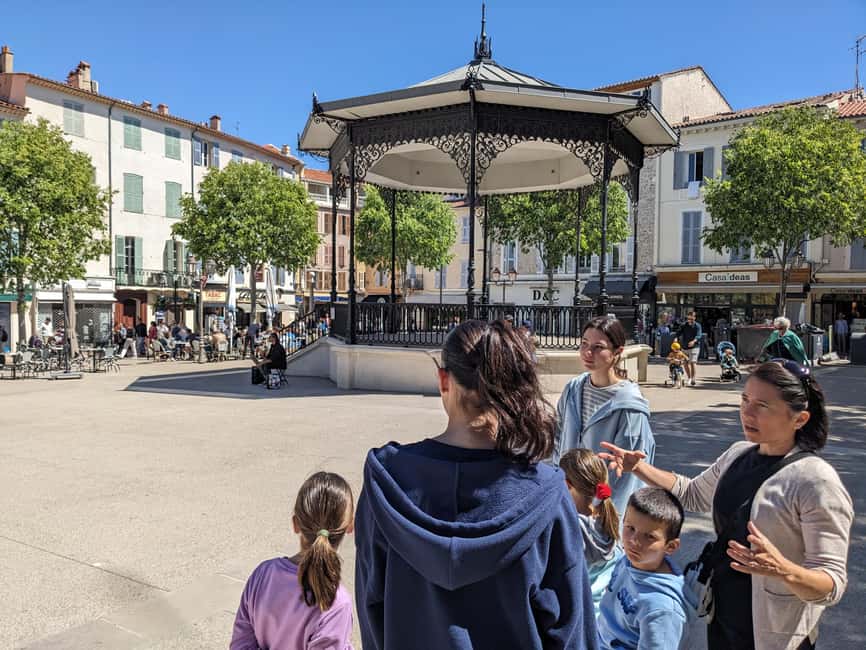 Antibes: 2 hour walking tour in the old town - Returning to the port