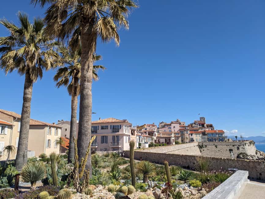 Antibes: 2 hour walking tour in the old town - Nomade and the view across the water