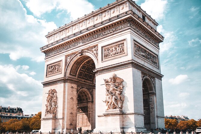 Arc de Triomphe + Rooftop Access Tickets - Climbing to the Rooftop