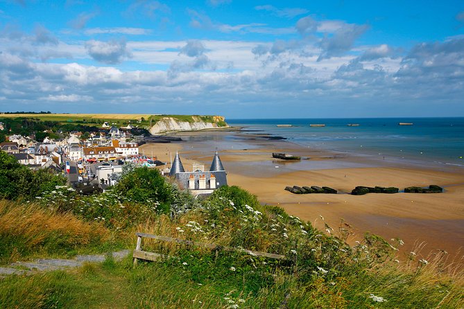 Arromanches 360 Circular Cinema Entrance Ticket - Inside the 19-minute screening