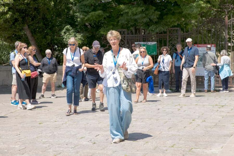 Avignon: History and Legend Walking Tour - Key points at a glance