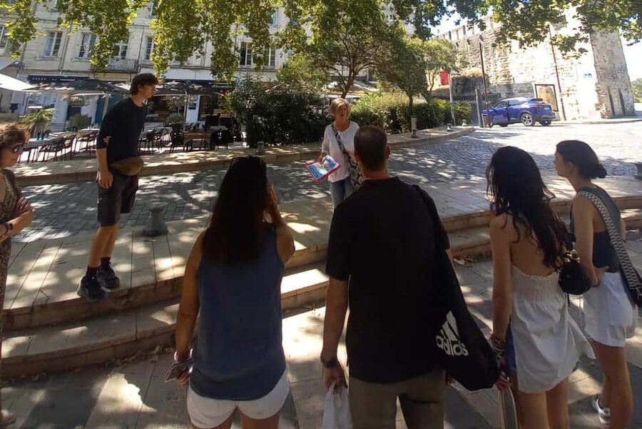 Avignon: History and Legend Walking Tour - The final 25 minutes through Avignon
