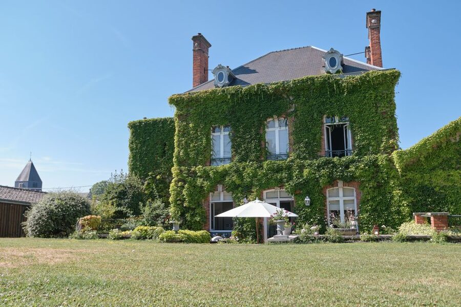 Aÿ-Champagne: Champagne House Tour and Tasting Class - Key things to know
