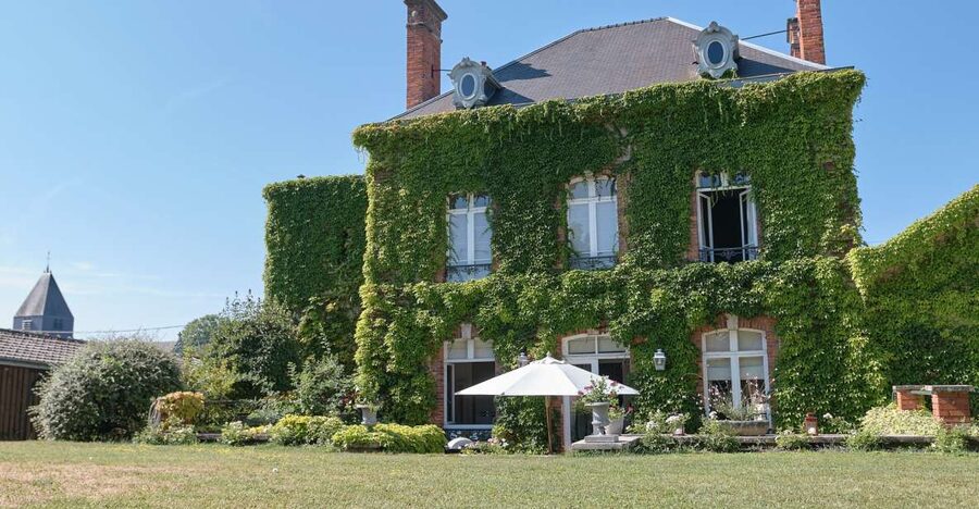 Aÿ-Champagne: Champagne House Tour and Tasting Class - A small Champagne house in Mareuil-sur-Aÿ