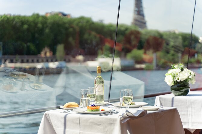 Bateaux Mouches Lunch Cruise on the Seine River in Paris - The three-course French lunch