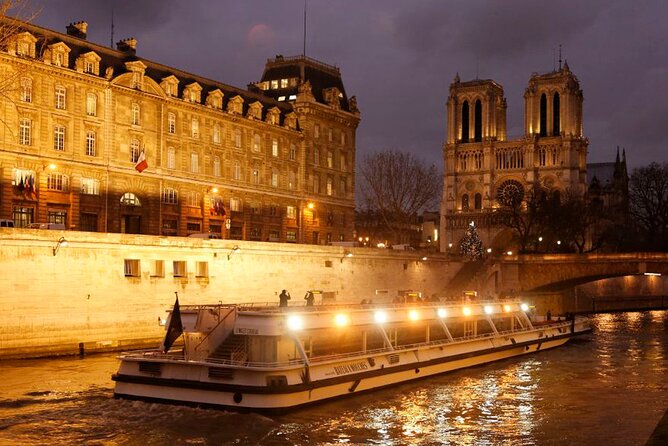 Bateaux Mouches Sightseeing Cruise in Paris with Champagne - Bridges, avenues, and the wider city view