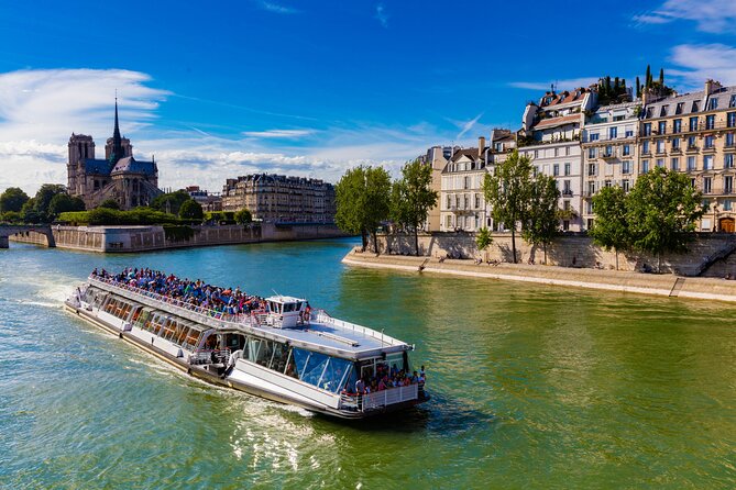 Bateaux Mouches Sightseeing Cruise in Paris with Champagne - Boarding at Port de la Conférence