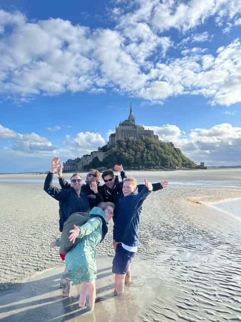 Bay of Mont Saint-Michel : Quicksands And Discovery - Feeling the famous quicksand