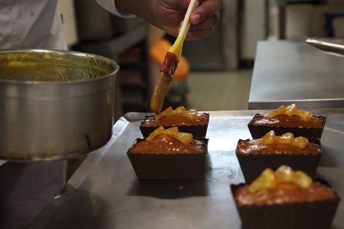 Behind the Scenes of a Boulangerie: French Bakery Tour in Paris - Inside a real Montmartre boulangerie