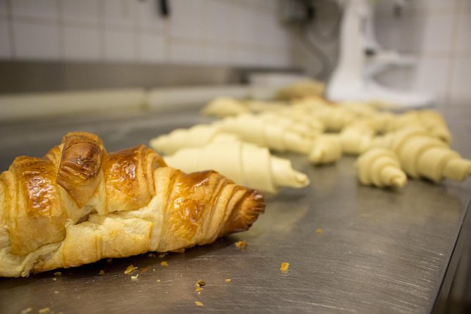 Behind the Scenes of a Boulangerie: French Bakery Tour in Paris - Watching the baguette take shape