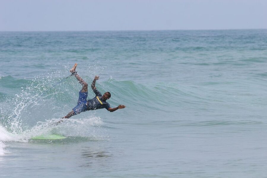 Biarritz : Cours de surf sur la côte Basque. - Languages, equipment, and class size