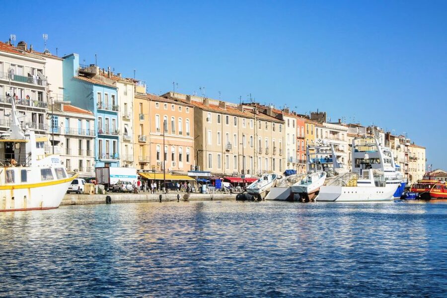 Boat walk in Sete on the singular island 1 hour - The French-speaking captain makes the difference