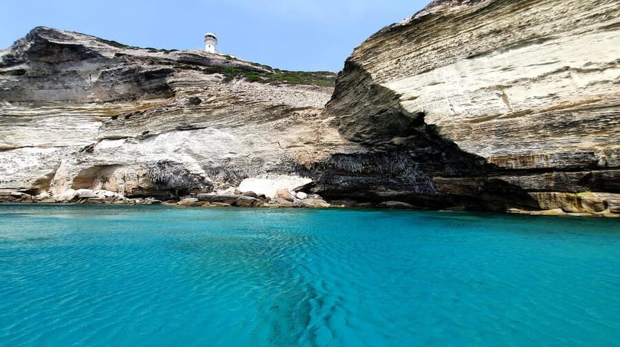 Bonifacio: Lavezzi Islands and Caves Guided Tour - Seeing Bonifacio beneath the ramparts