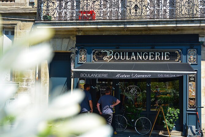 Bordeaux' Best Boulangeries & History Tour - Tour Pey-Berland and three landmark stories