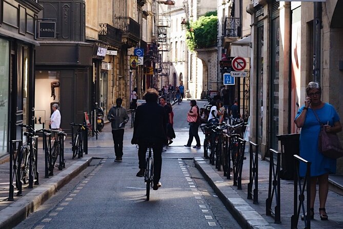 Bordeaux' Best Boulangeries & History Tour - Saint-Seurin and a monument many people miss