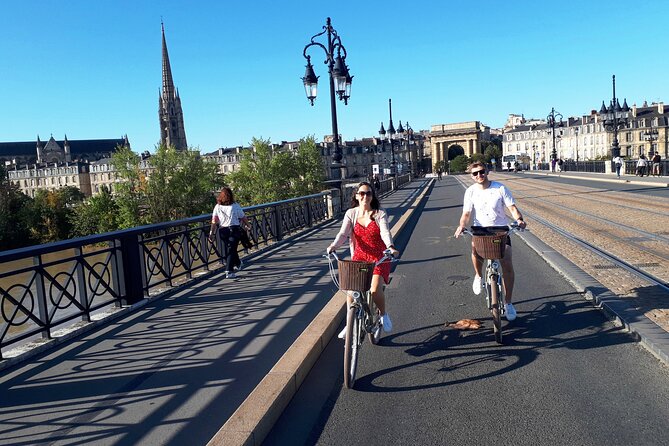 Bordeaux bike tour "The Best of Bordeaux" - Quinconces, the Grand Théâtre, and the Golden Triangle