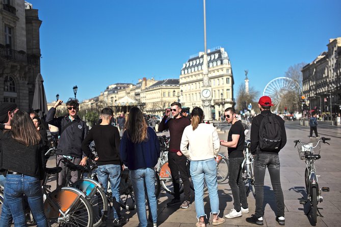 "Bordeaux by bicycle: a 3-hour tour immersive experience" - Chaban-Delmas, La Cité du Vin, and the riverfront return