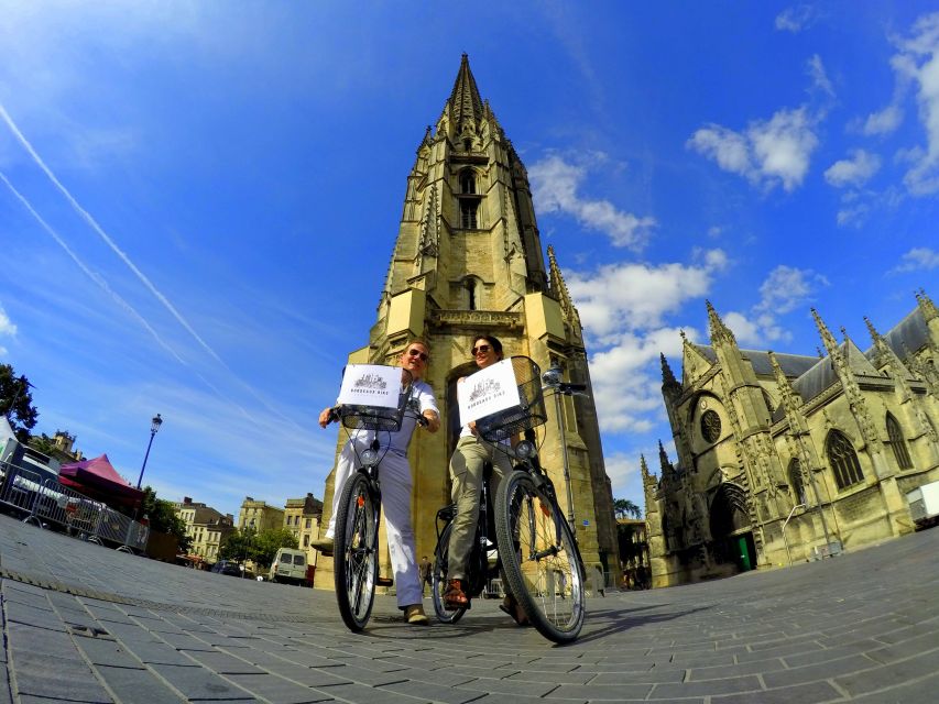 Bordeaux: Essentials 3-Hour Bike Ride - Crossing Pont de Pierre and following the Garonne