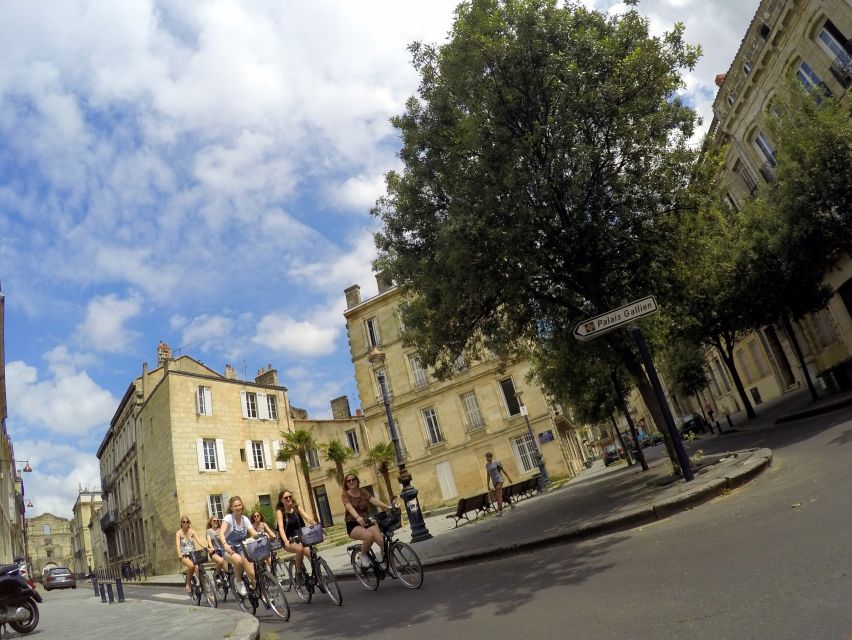 Bordeaux: Essentials 3-Hour Bike Ride - Darwin, 10 Quai des Queyries
