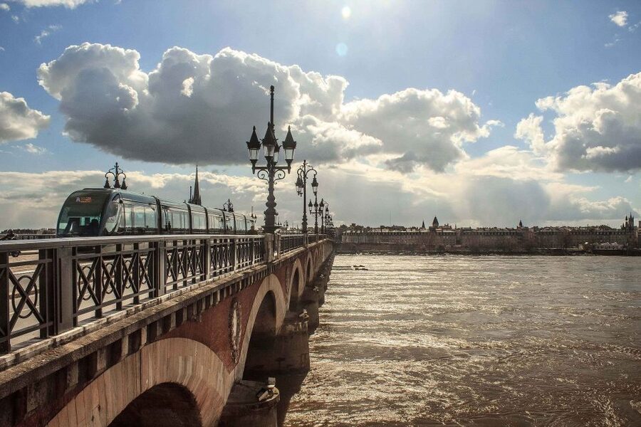 Bordeaux: Exclusive Private Guided Walking Tour - Who will get the most from this two-hour walk