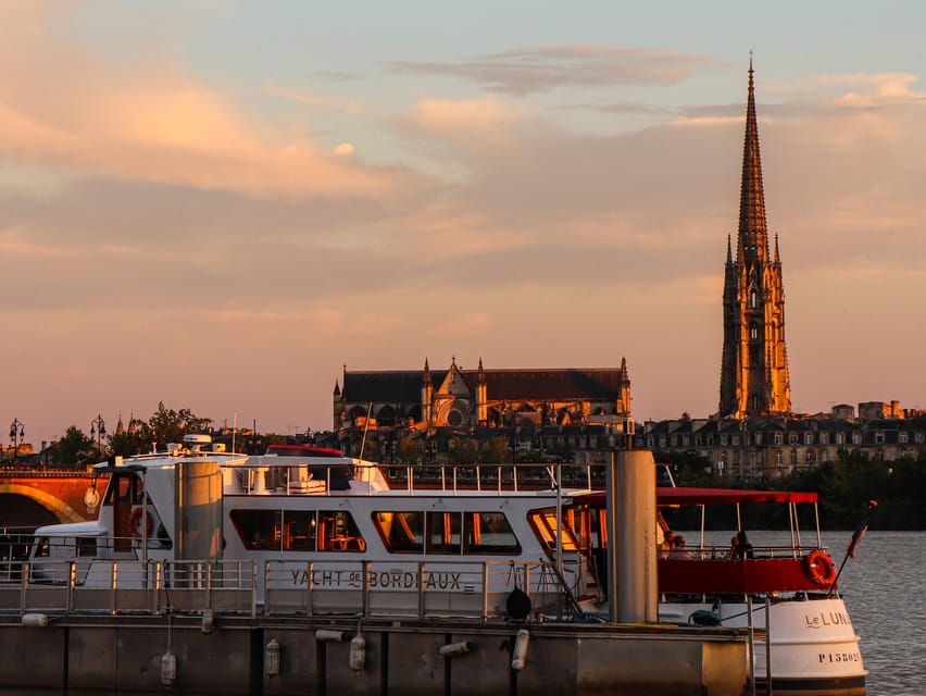 Bordeaux: Garonne River Yacht Cruise with Brunch - A Sunday brunch with Bordeaux as the backdrop