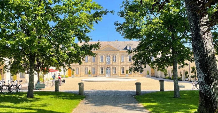 Bordeaux: Médoc & St-Emilion Wine 3 châteaux with lunch - Médoc: grand estates and Bordeaux tradition