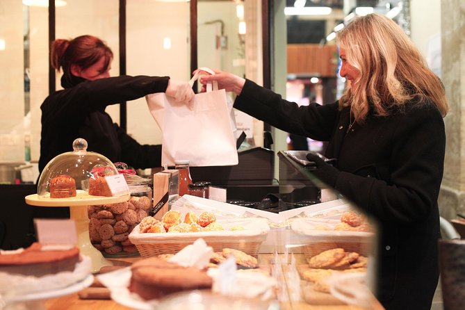Bordeaux Old Town & Market Local Food with Wine Tastings Tour - Who should book this Bordeaux food tour?