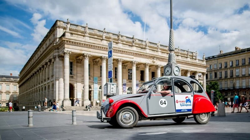 Bordeaux: Private Tour in a Citroën 2CV - Saint-Michel, the Big Bell, and medieval Bordeaux