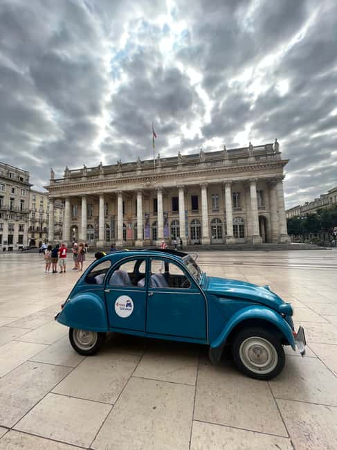 Bordeaux: Private Tour in a Citroën 2CV - Seats, comfort, and group size