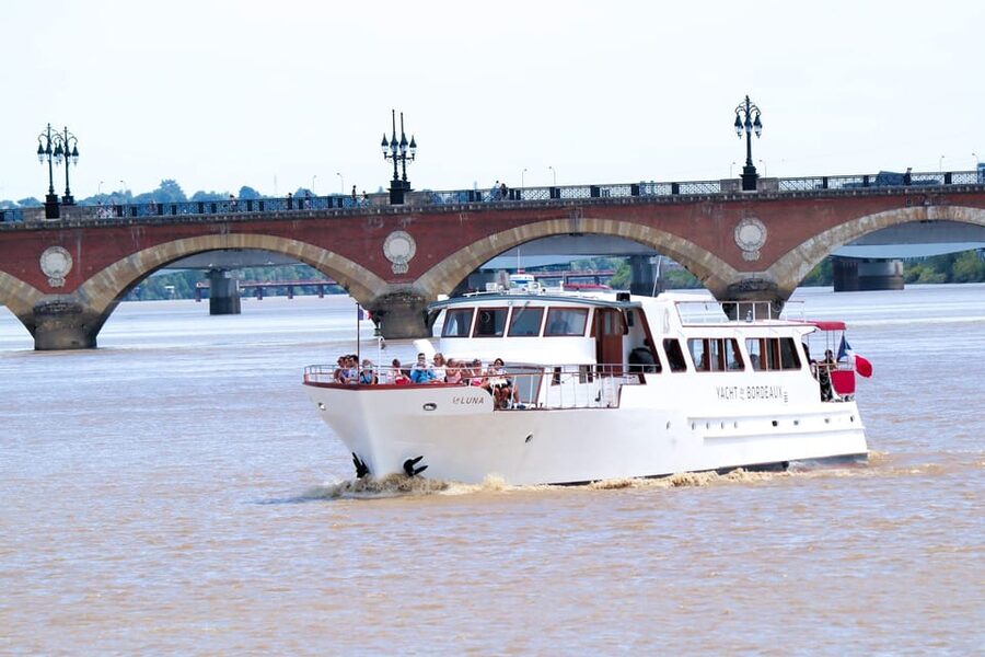 Bordeaux: River Garonne Cruise with Glass of Wine and Canelé - Quinconces, Chartrons, and the museum façades