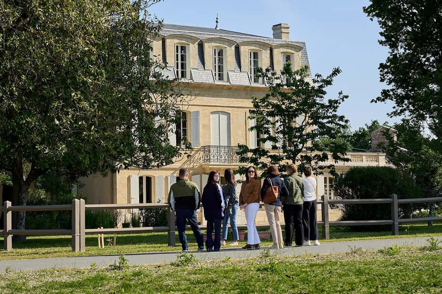 Bordeaux: Saint-Emilion and Medoc Full-Day Wine Experience - Saint-Émilion before the cellars
