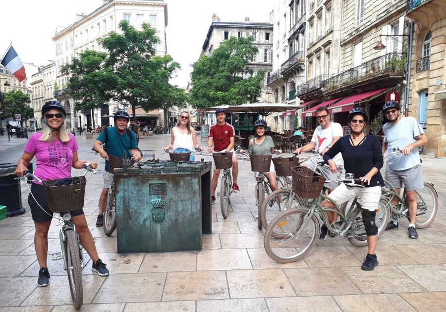Bordeaux: Top Landmarks & Historic Bike Tour - Grosse Cloche and Saint-Michel