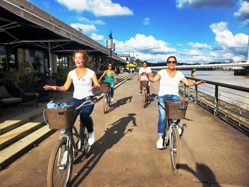 Bordeaux: Top Landmarks & Historic Bike Tour - Chartrons, the old wine quarter