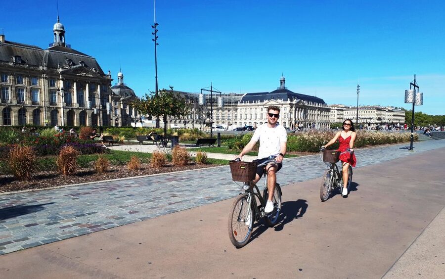 Bordeaux: Top Landmarks & Historic Bike Tour - Cathedral, Saint-Pierre, and the old lanes