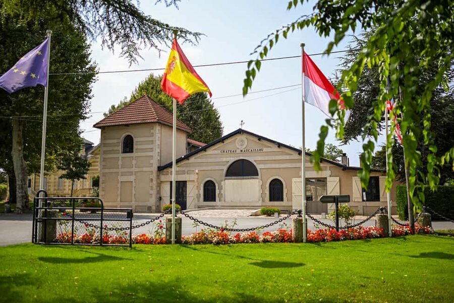 Bordeaux: Vineyards Wine Tasting Half-Day Trip - Start at the Bordeaux Tourist Office
