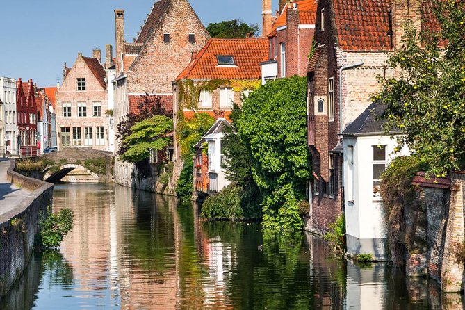 Bruges Guided Day Tour from Paris with Canal Cruise - Minnewater Lake and the End of the Walking Route
